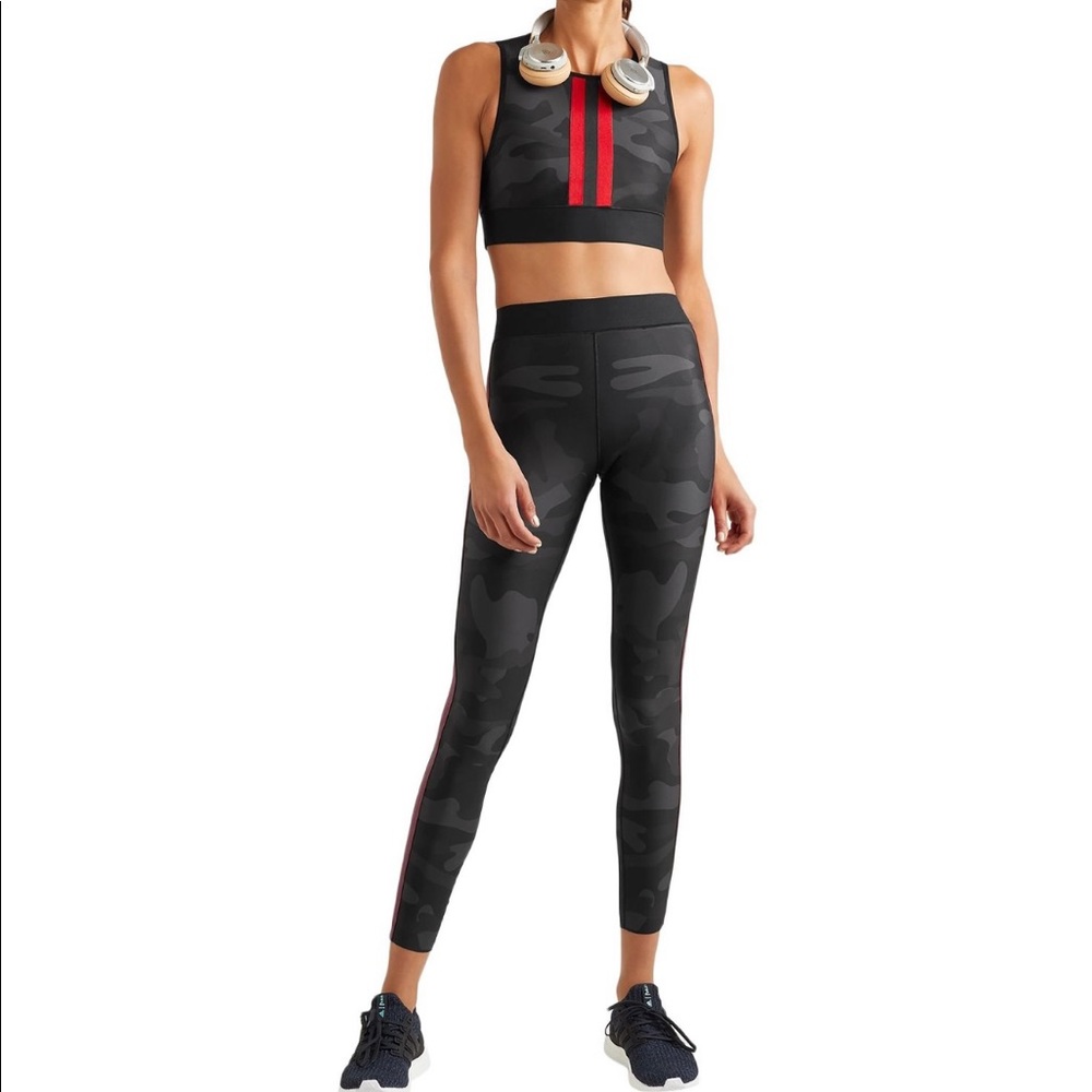 Ultracor Level appliqué printed stretch sports bra
